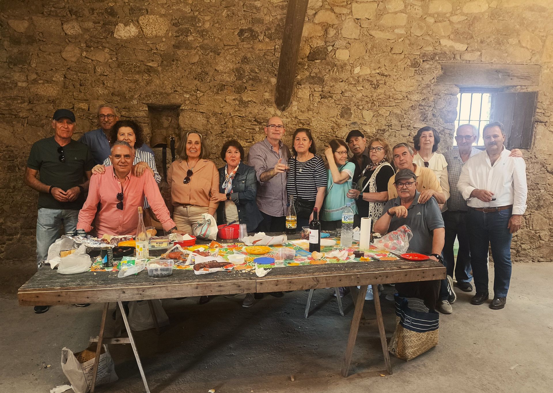 La romería del Cristo de la Vida, en Huertas de Ánimas, con decenas de grupos de amigos y familiares