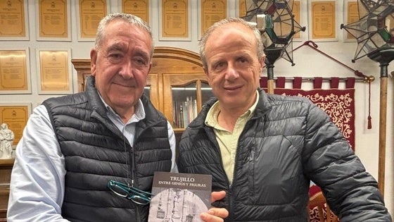 Pedro Mellado y Javier Diz, con la nueva publicación.