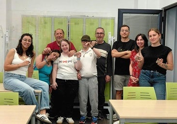 Participantes del taller con los responsables.