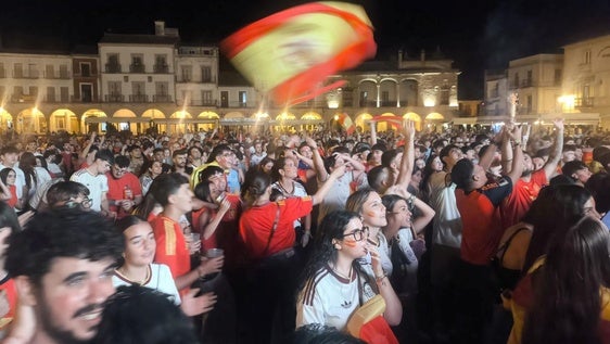 Momentos finales del partido, tras el gol de Ferrán.