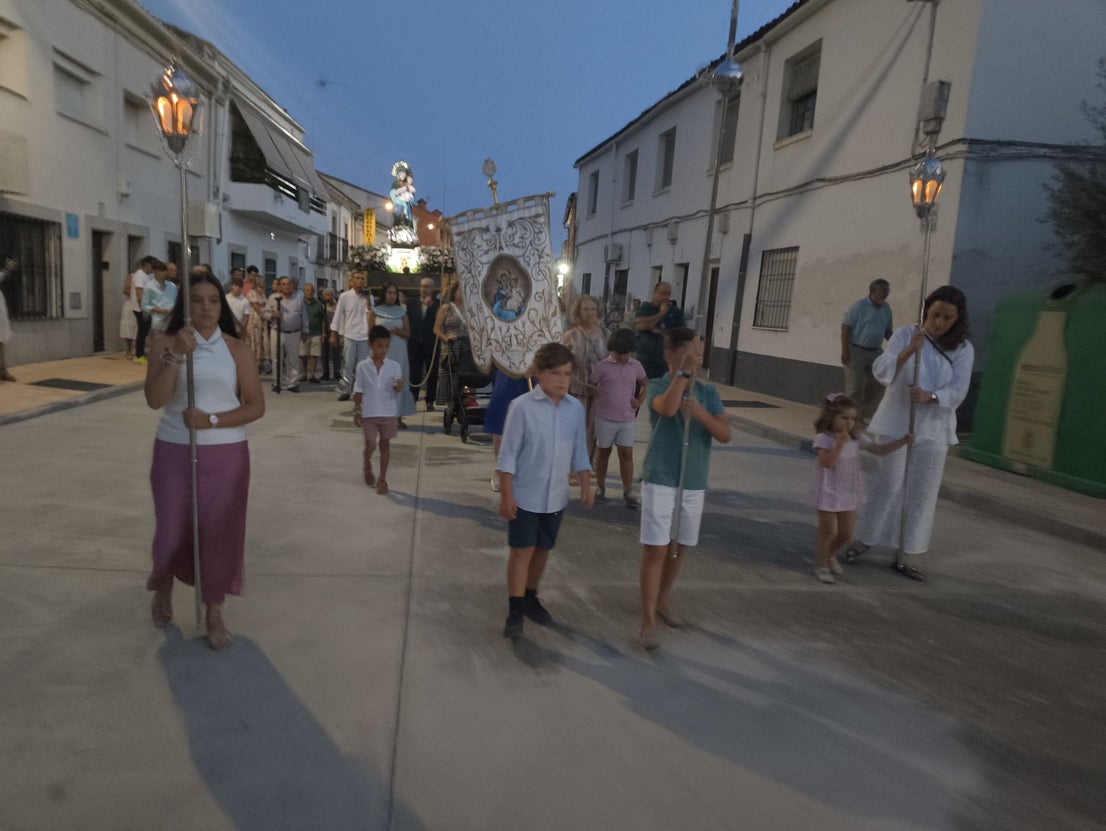 La procesión de La Piedad acoge a numerosas personas