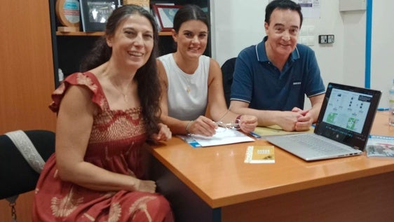 María Victoria Gómez, María Angeles Carretero y Jesús Gumiel.