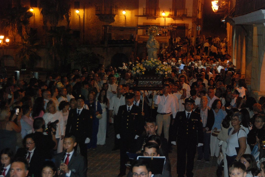 La Patrona llega a la iglesia de San Martín