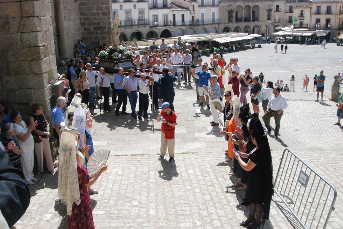 La Patrona vuelve a la alcazaba trujillana