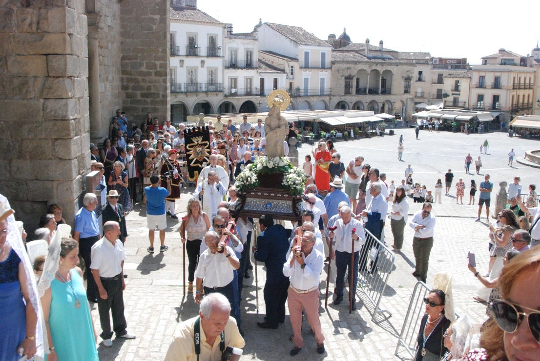 La Patrona vuelve a la alcazaba trujillana