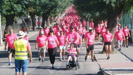 La Marcha Contra el Cáncer en la avenida Reina María Cristina