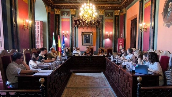 El PSOE amenaza con un requerimiento judicial para que se dote de partida al centro de mayores de Huertas de Ánimas