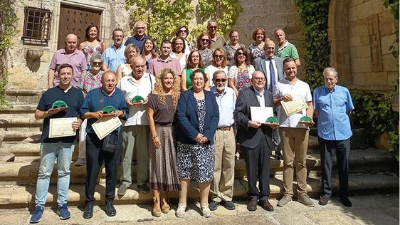 Premiados, autoridades, organizadores y participantes.