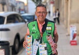 El vendedor de la ONCE Miguel Nieto vuelve a llevar la suerte en un mes de octubre