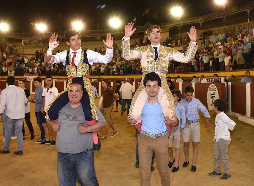 Puerta grande para José Rojo y Alejandro Mora  