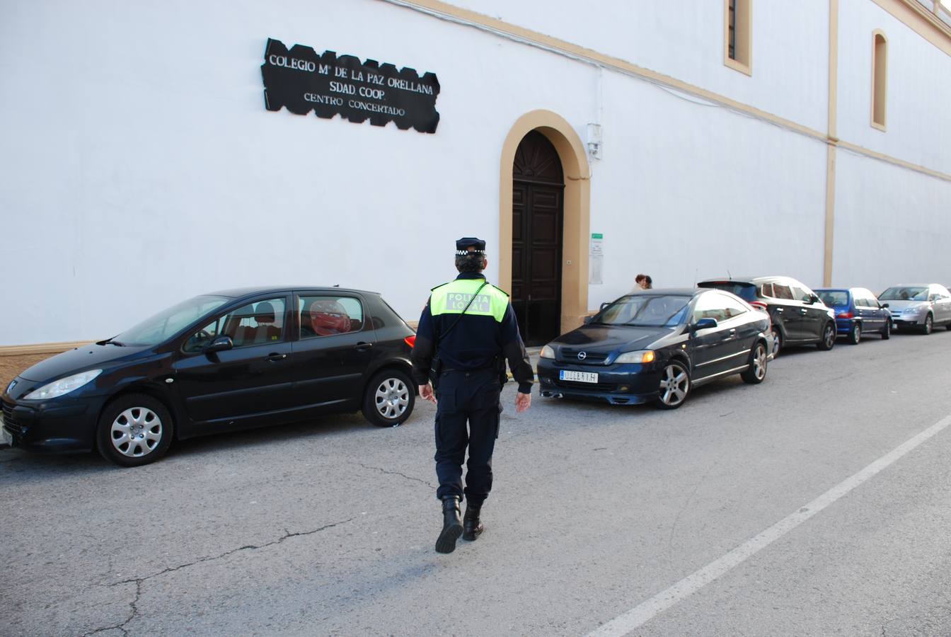 Los agentes locales han hecho revisión en los vehíchulos 