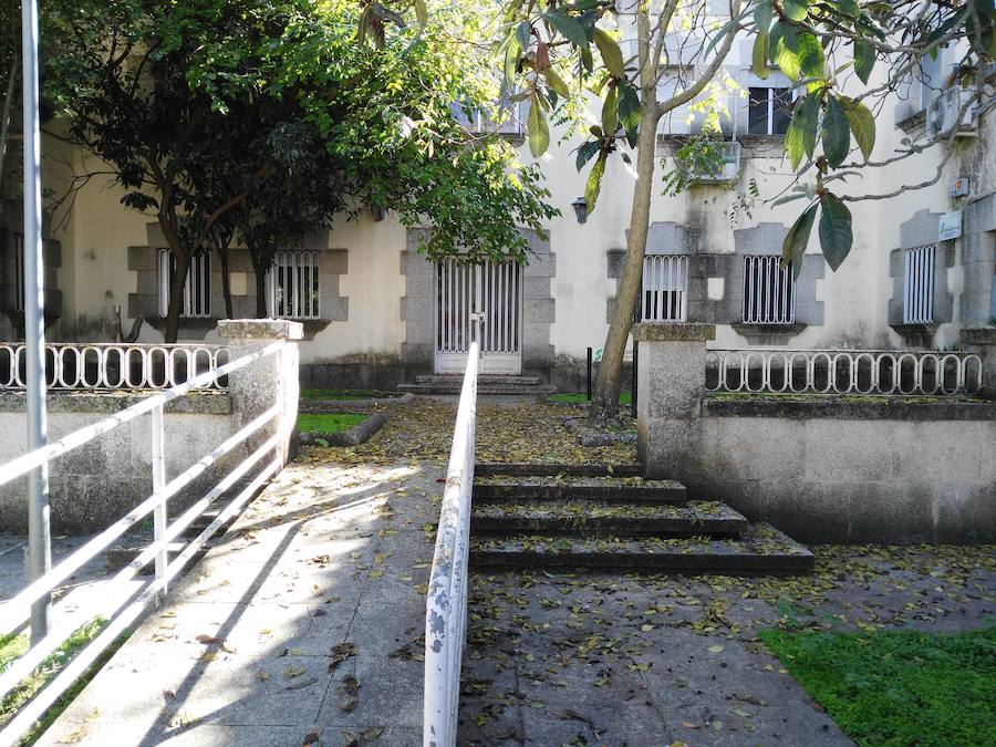 La entrada del edificio donde estba antes la Seguridad Social, lugar planteado para esta residencia 