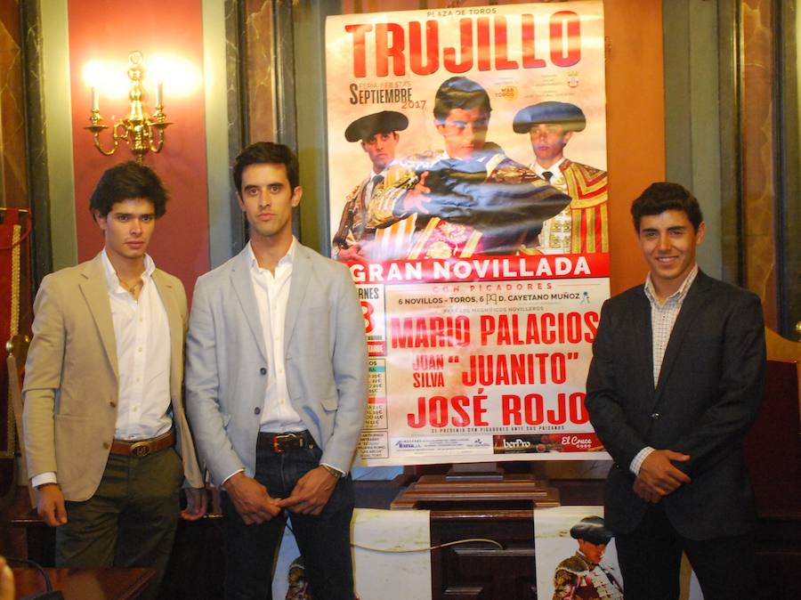 Joé Rojo, en la derecha, junto a Manuel Palacios y Juan Silva  