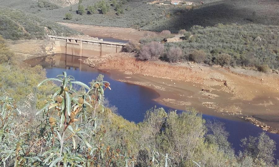 La presa de Santa Lucía, de donde beben nueve municipios, tiene agua para cuatro meses