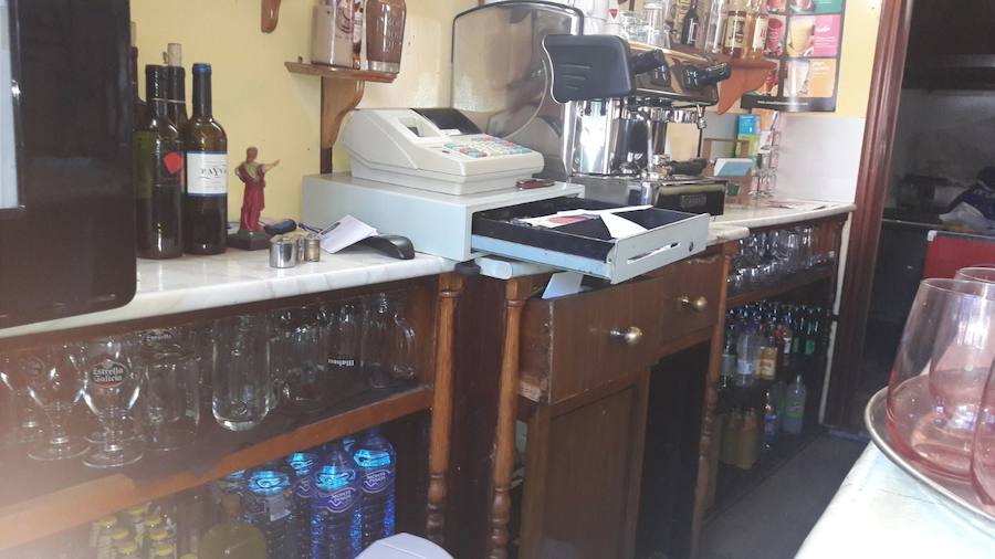 La caja tras el robo en la cafetería 