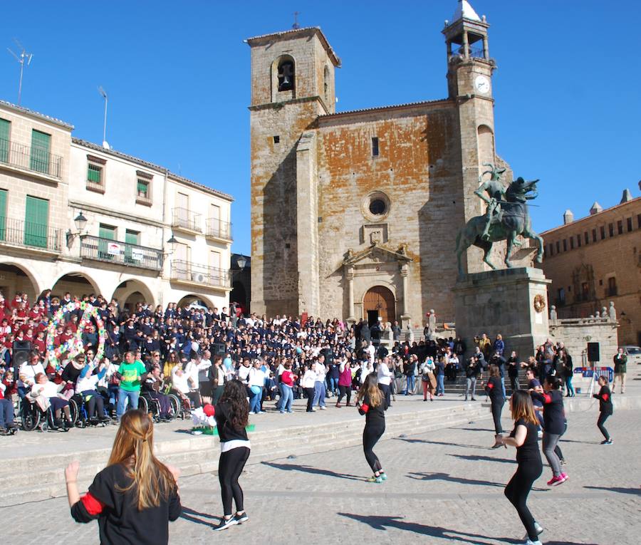 Los centros educativos se unen para celebrar el día de la Paz