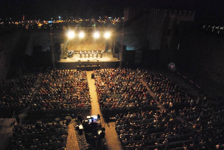 Gran asistencia de público en el recital de 'Los 6 tenores' y el pregón de fiestas