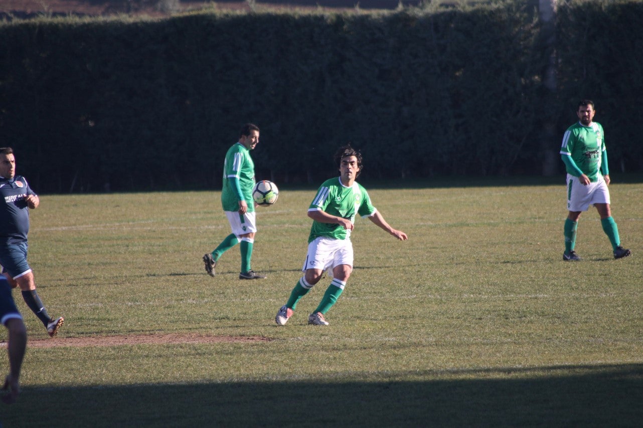 Imágenes del encuentro de semifinales de la Copa Luiqui de Veteranos disputado en el Municipal de San Roque y que terminó 1-3 (30-12-2018)