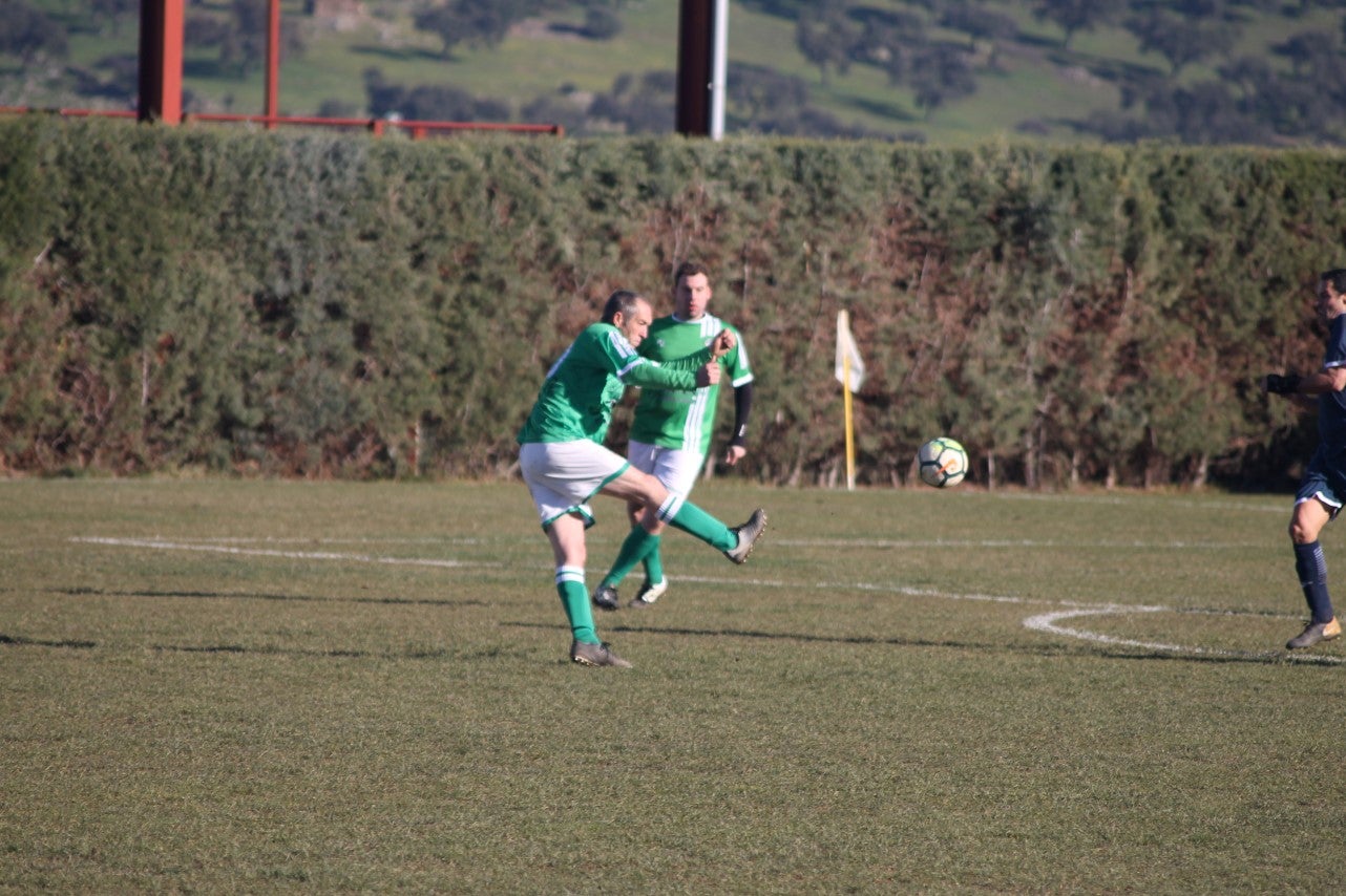 Imágenes del encuentro de semifinales de la Copa Luiqui de Veteranos disputado en el Municipal de San Roque y que terminó 1-3 (30-12-2018)