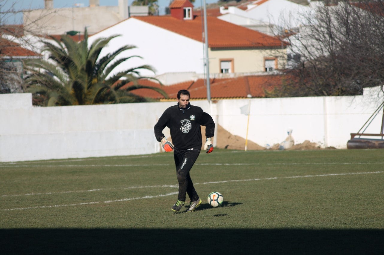 Imágenes del encuentro de semifinales de la Copa Luiqui de Veteranos disputado en el Municipal de San Roque y que terminó 1-3 (30-12-2018)