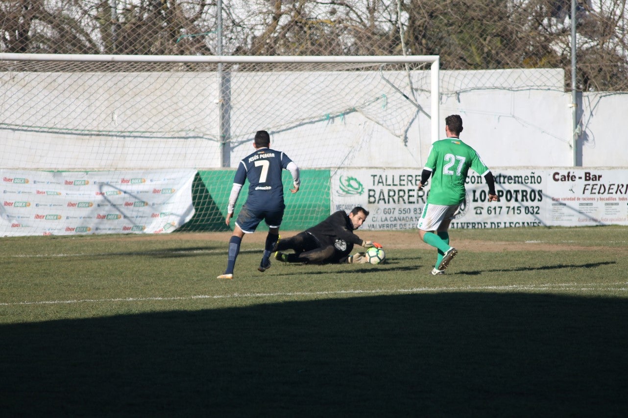 Imágenes del encuentro de semifinales de la Copa Luiqui de Veteranos disputado en el Municipal de San Roque y que terminó 1-3 (30-12-2018)