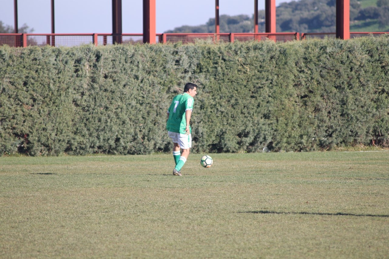 Imágenes del encuentro de semifinales de la Copa Luiqui de Veteranos disputado en el Municipal de San Roque y que terminó 1-3 (30-12-2018)