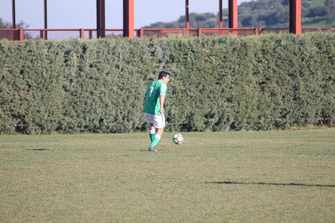 Imágenes del encuentro de semifinales de la Copa Luiqui de Veteranos disputado en el Municipal de San Roque y que terminó 1-3 (30-12-2018)