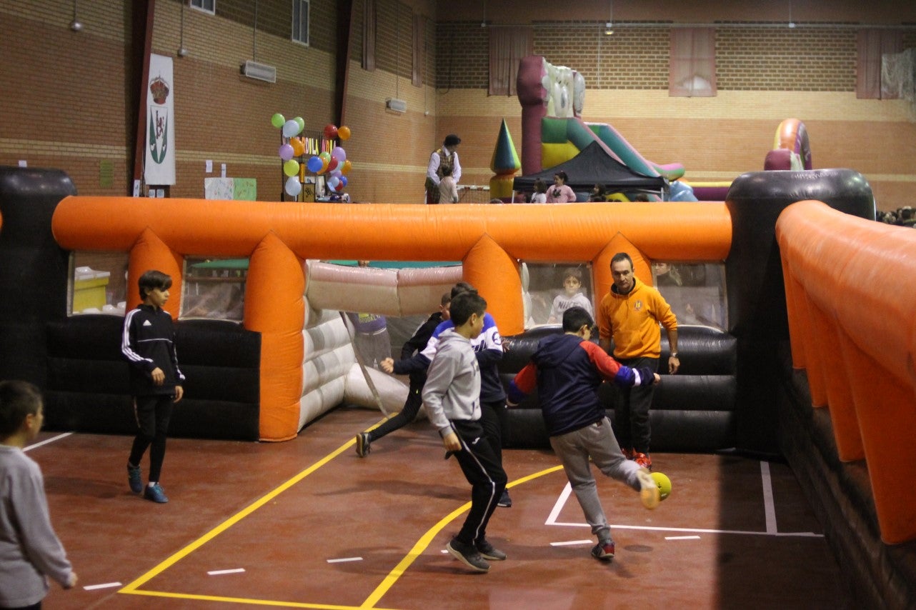 Algunas imágenes de la quinta edición de Valverdilandia celebrada en el pabellón polideportivo de Valverde de Leganés (29-12-2018)