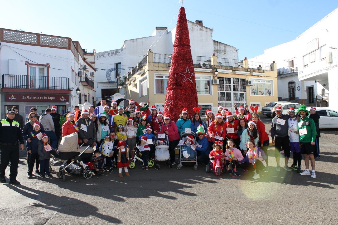 Algnas imágenes de la tercera edición de la San Silvestre Solidaria 2018, celebrada en Valverde de Leganés (30-12-2018)