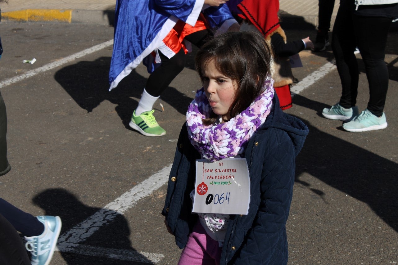 Algnas imágenes de la tercera edición de la San Silvestre Solidaria 2018, celebrada en Valverde de Leganés (30-12-2018)