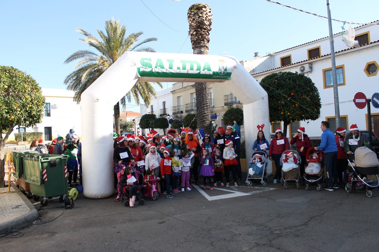 Algnas imágenes de la tercera edición de la San Silvestre Solidaria 2018, celebrada en Valverde de Leganés (30-12-2018)