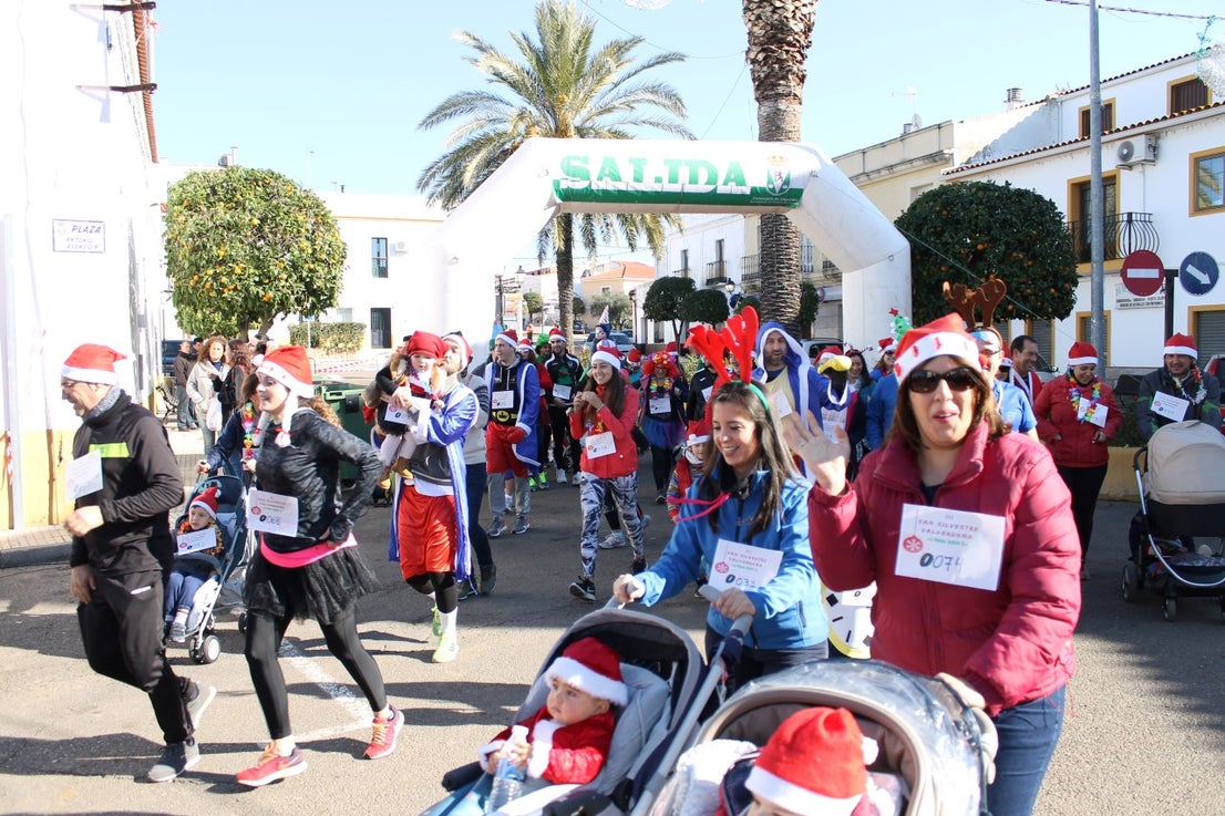 Algnas imágenes de la tercera edición de la San Silvestre Solidaria 2018, celebrada en Valverde de Leganés (30-12-2018)