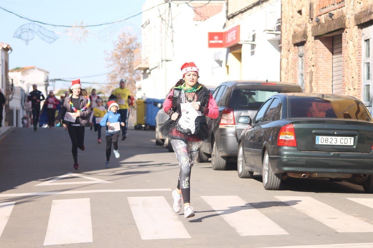 Algunas imágenes de la tercera edición de la San Silvestre Solidaria 2018, celebrada en Valverde de Leganés (30-12-2018)