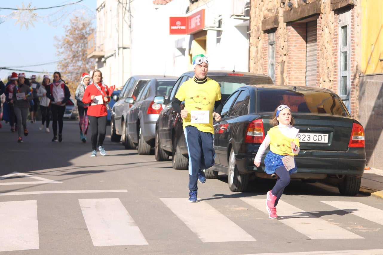 Algunas imágenes de la tercera edición de la San Silvestre Solidaria 2018, celebrada en Valverde de Leganés (30-12-2018)