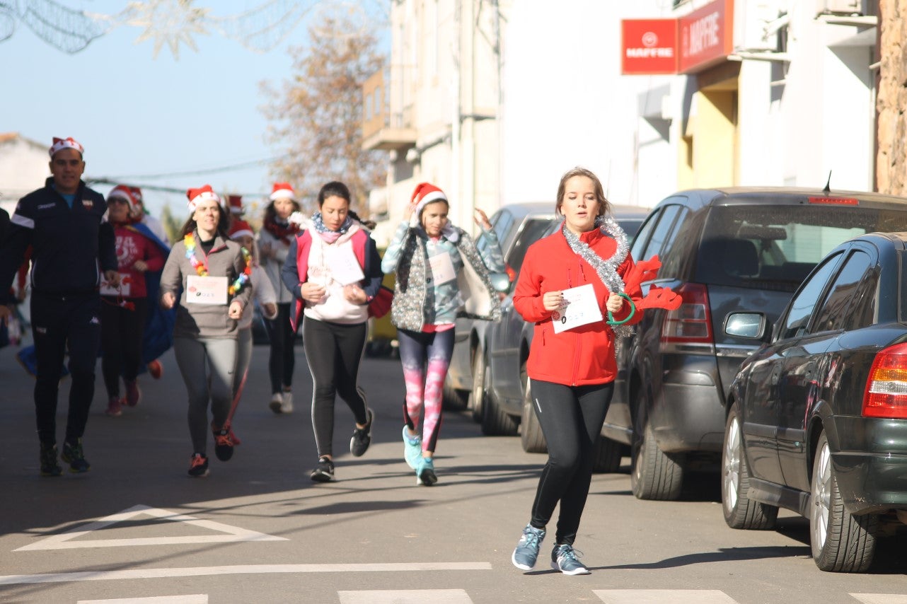 Algunas imágenes de la tercera edición de la San Silvestre Solidaria 2018, celebrada en Valverde de Leganés (30-12-2018)