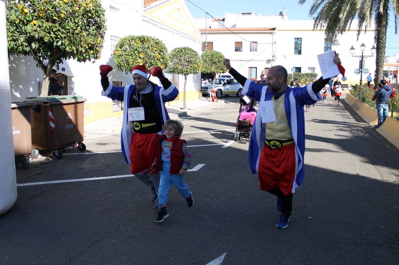 Algunas imágenes de la tercera edición de la San Silvestre Solidaria 2018, celebrada en Valverde de Leganés (30-12-2018)