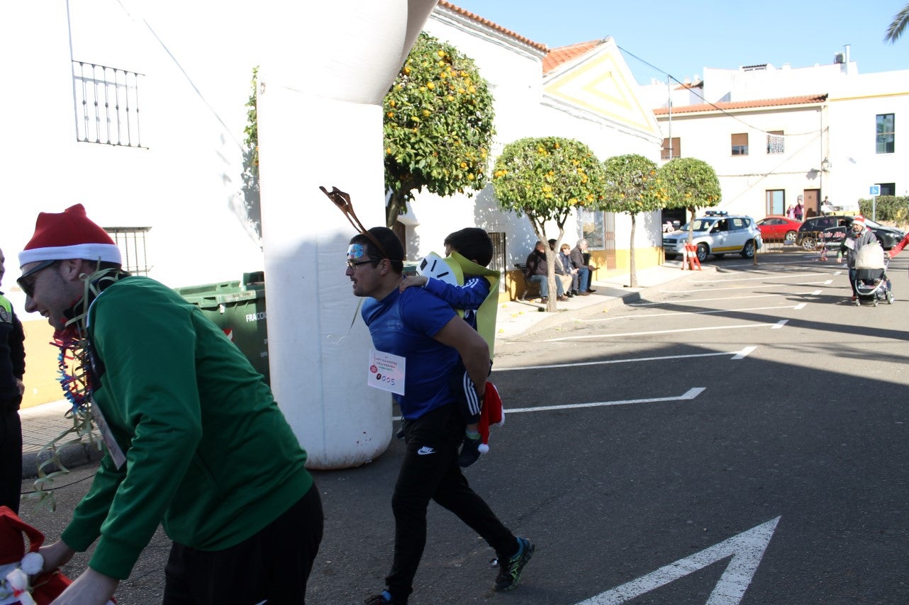 Algunas imágenes de la tercera edición de la San Silvestre Solidaria 2018, celebrada en Valverde de Leganés (30-12-2018)