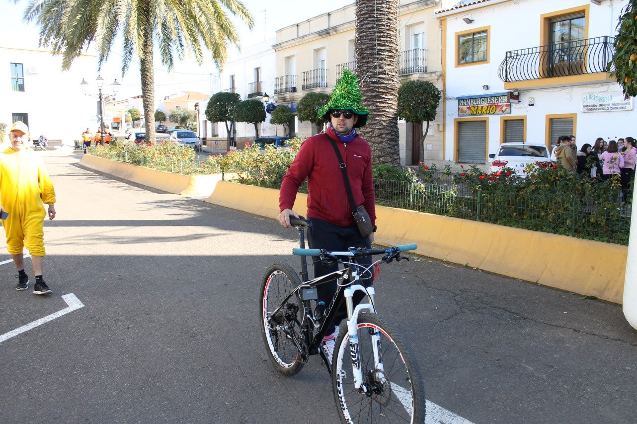 Algunas imágenes de la tercera edición de la San Silvestre Solidaria 2018, celebrada en Valverde de Leganés (30-12-2018)