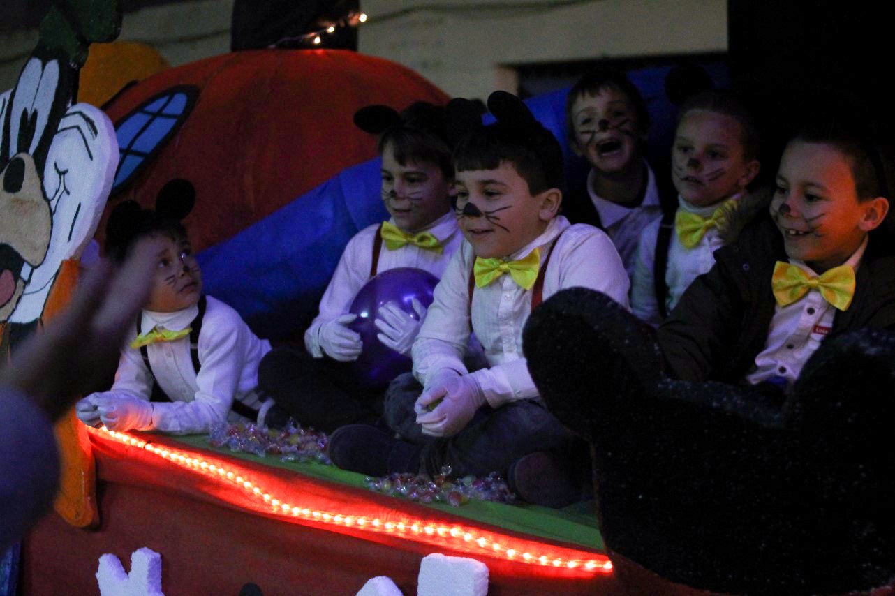 Algunas imágenes de la cabalgata de Los Reyes Magos de Oriente en Valverde de Leganés (05-01-2019)