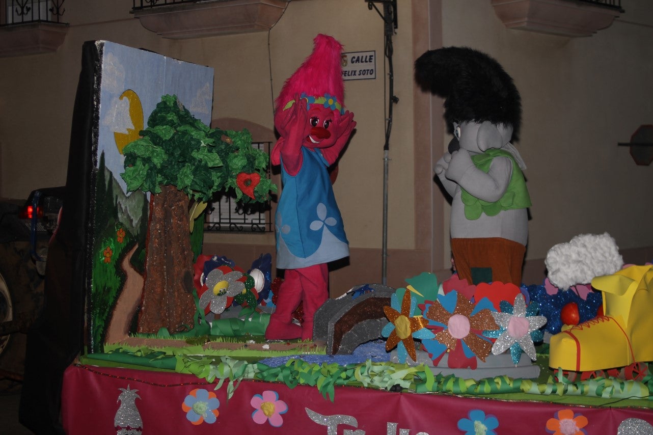 Algunas imágenes de la cabalgata de Los Reyes Magos de Oriente en Valverde de Leganés (05-01-2019)