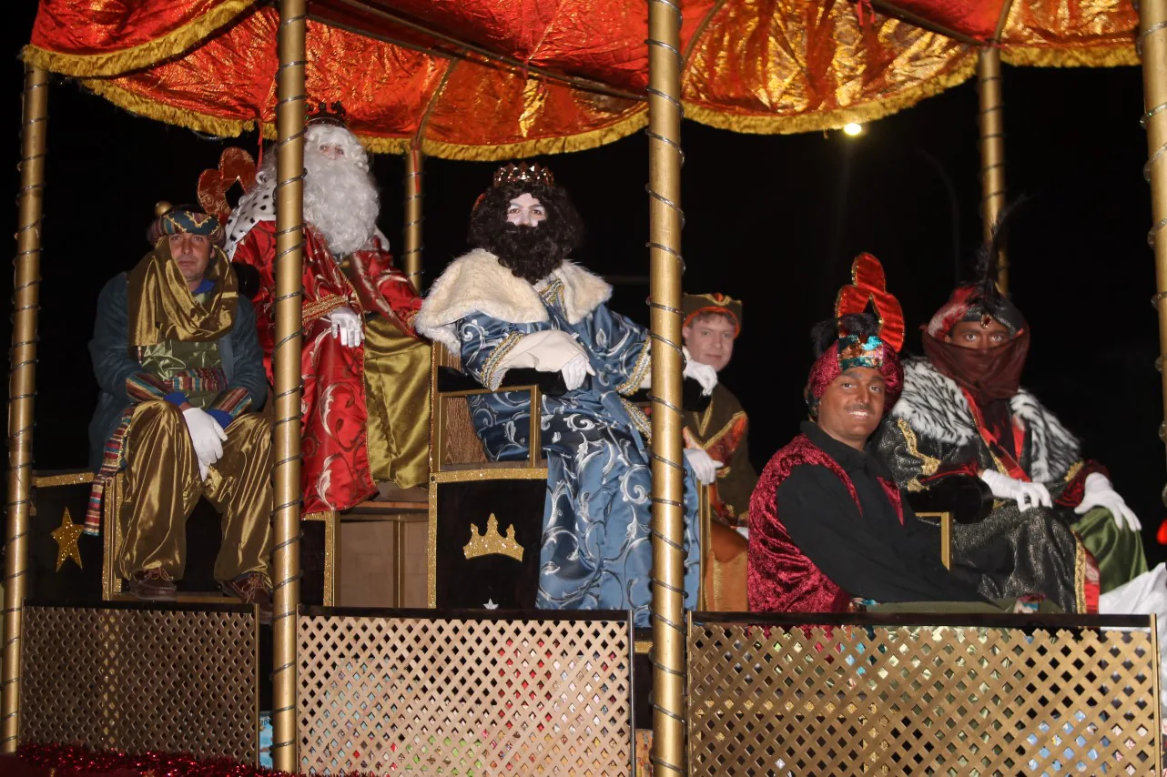 Algunas imágenes de la cabalgata de Los Reyes Magos de Oriente en Valverde de Leganés (05-01-2019)