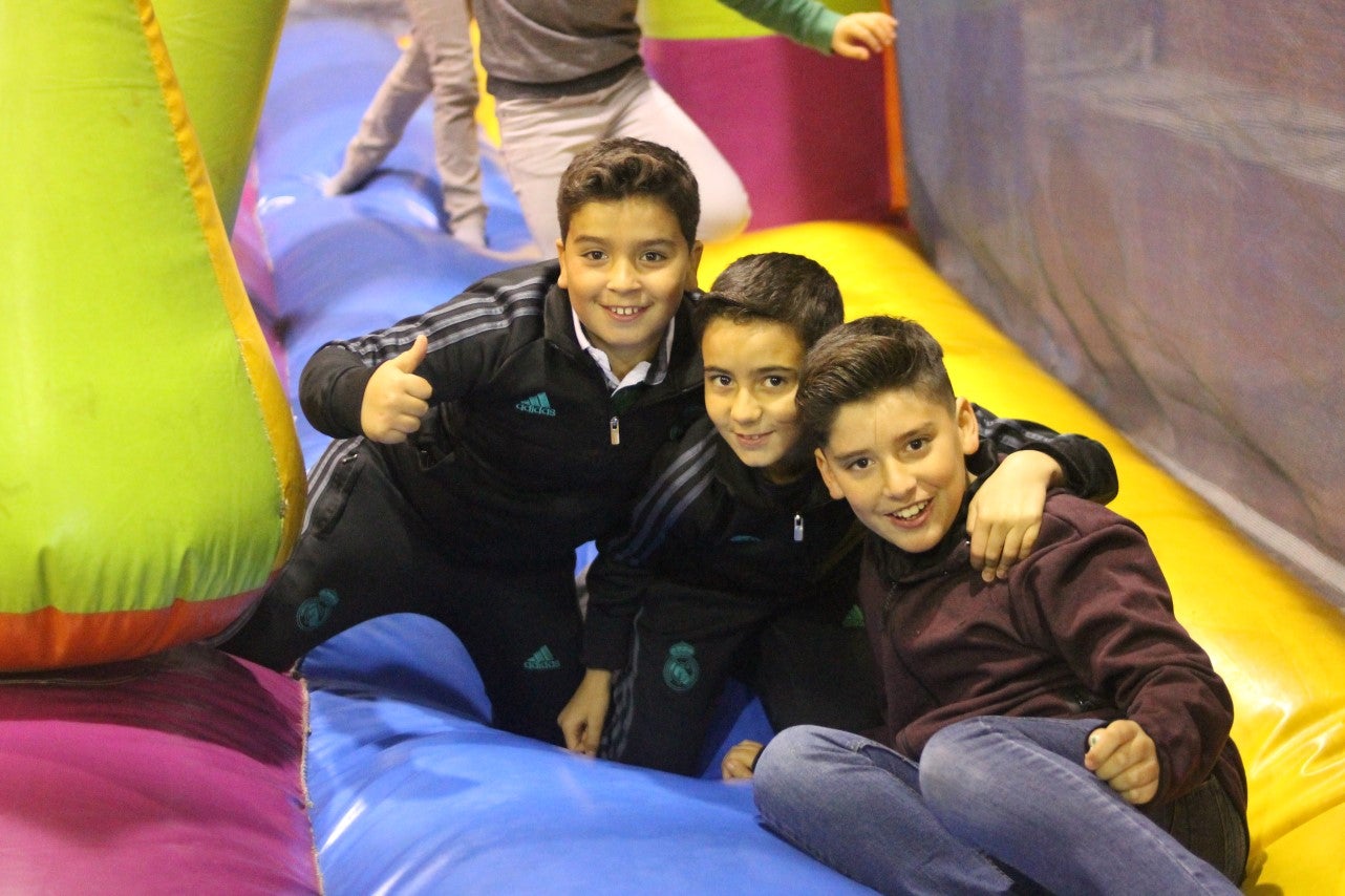 Algunas imágenes de la cabalgata de Los Reyes Magos de Oriente en Valverde de Leganés (05-01-2019)