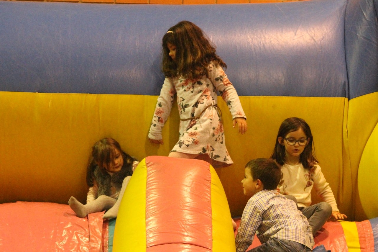 Algunas imágenes de la cabalgata de Los Reyes Magos de Oriente en Valverde de Leganés (05-01-2019)