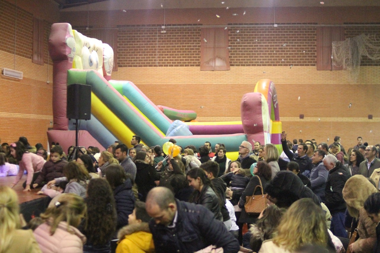 Algunas imágenes de la cabalgata de Los Reyes Magos de Oriente en Valverde de Leganés (05-01-2019)