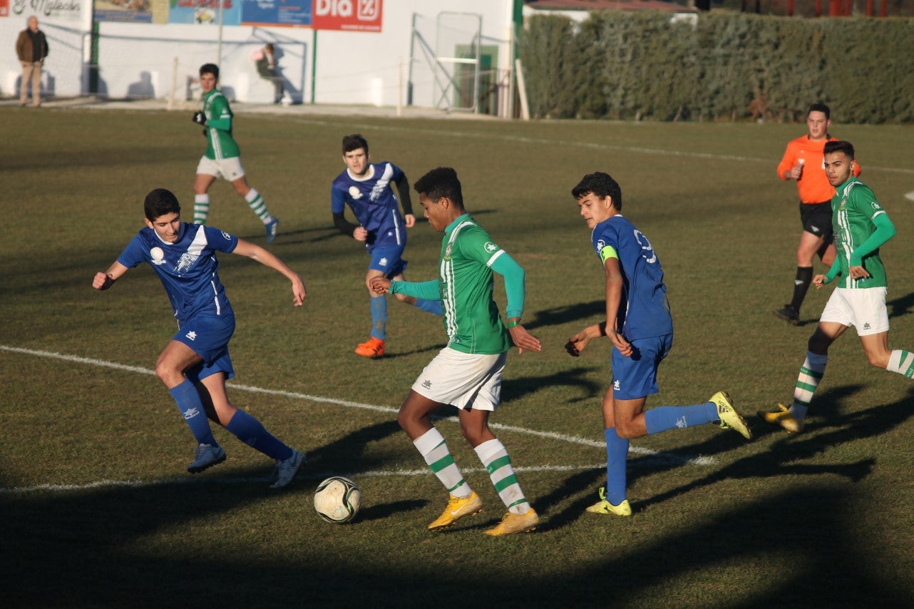 Imágenes del encuentro de juveniles de la doceava jornada de liga disputado en el Municipal de San Roque y que acabó 6-3 (12-01-2019)