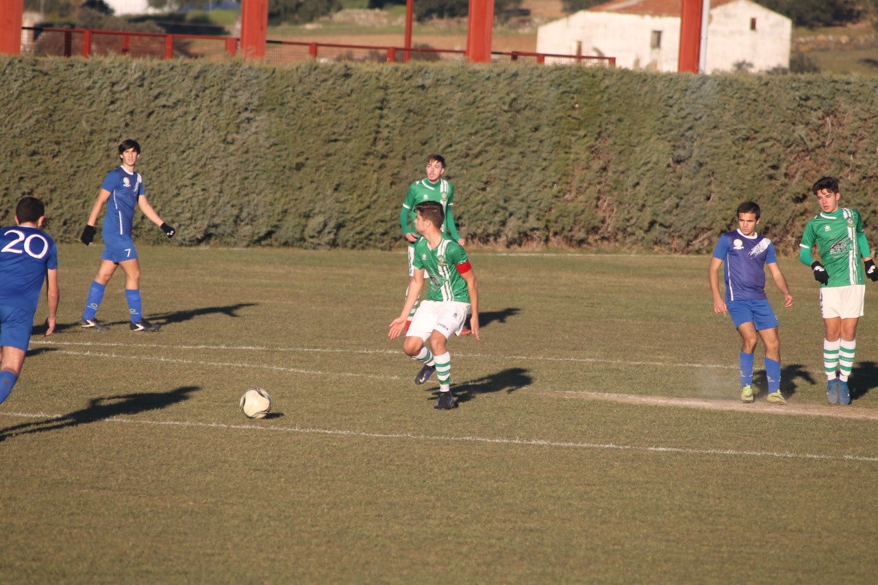 Imágenes del encuentro de juveniles de la doceava jornada de liga disputado en el Municipal de San Roque y que acabó 6-3 (12-01-2019)