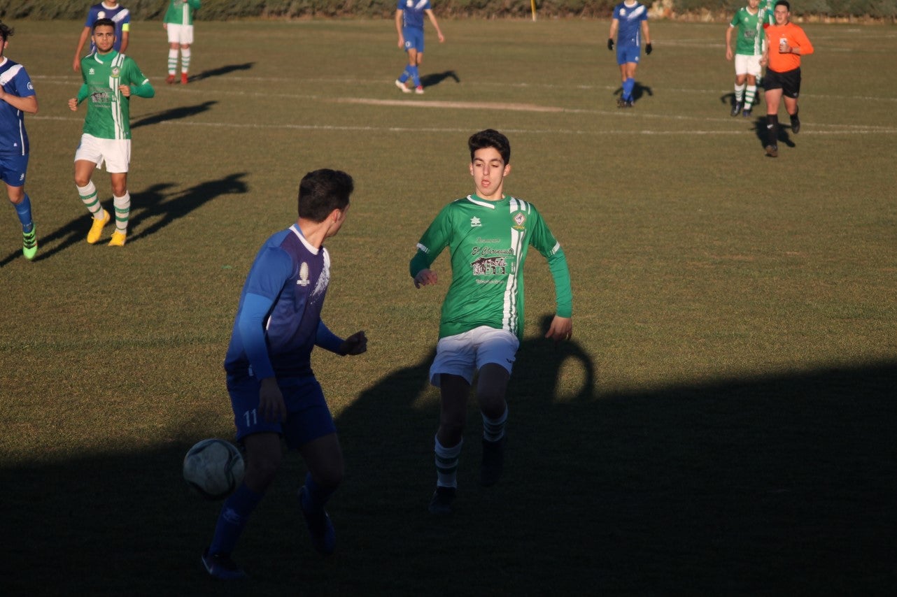 Imágenes del encuentro de juveniles de la doceava jornada de liga disputado en el Municipal de San Roque y que acabó 6-3 (12-01-2019)