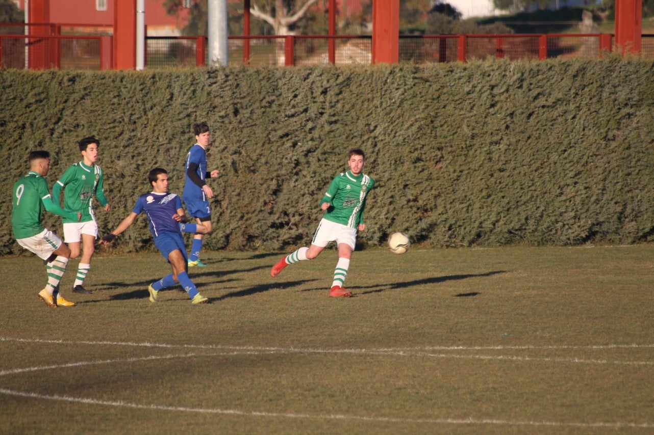 Imágenes del encuentro de juveniles de la doceava jornada de liga disputado en el Municipal de San Roque y que acabó 6-3 (12-01-2019)