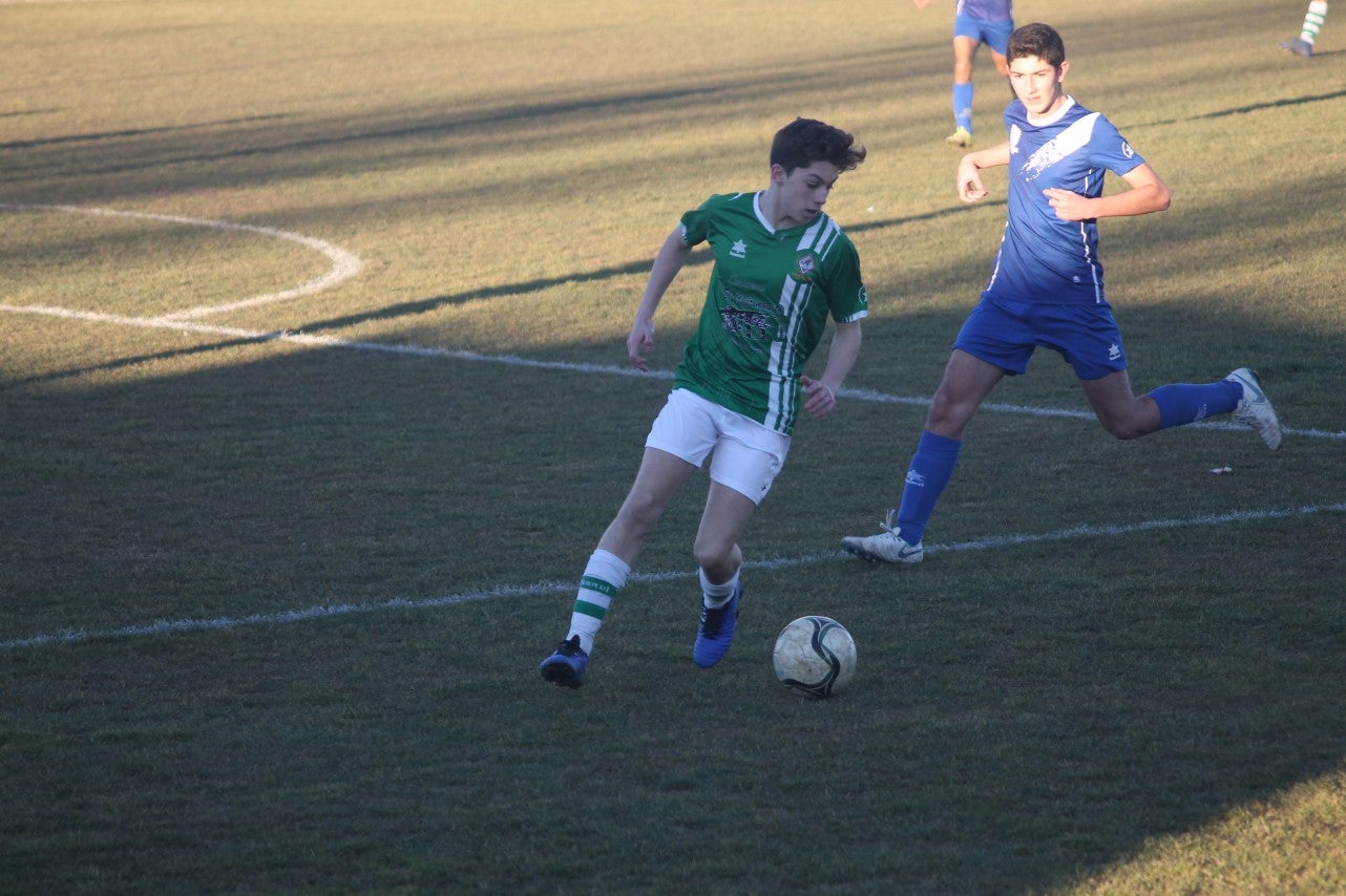 Imágenes del encuentro de juveniles de la doceava jornada de liga disputado en el Municipal de San Roque y que acabó 6-3 (12-01-2019)