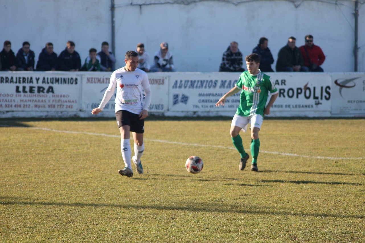 Imágenes del encuentro de la 21ª jornada de liga de Tercera División disputado en el Municipal de San Roque y que acabó 0-2 (20-01-2019)